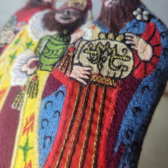 Embroidered Christmas Holy Family Nativity Scene Ornament with 3 Wise Men - Picture 10 of 10